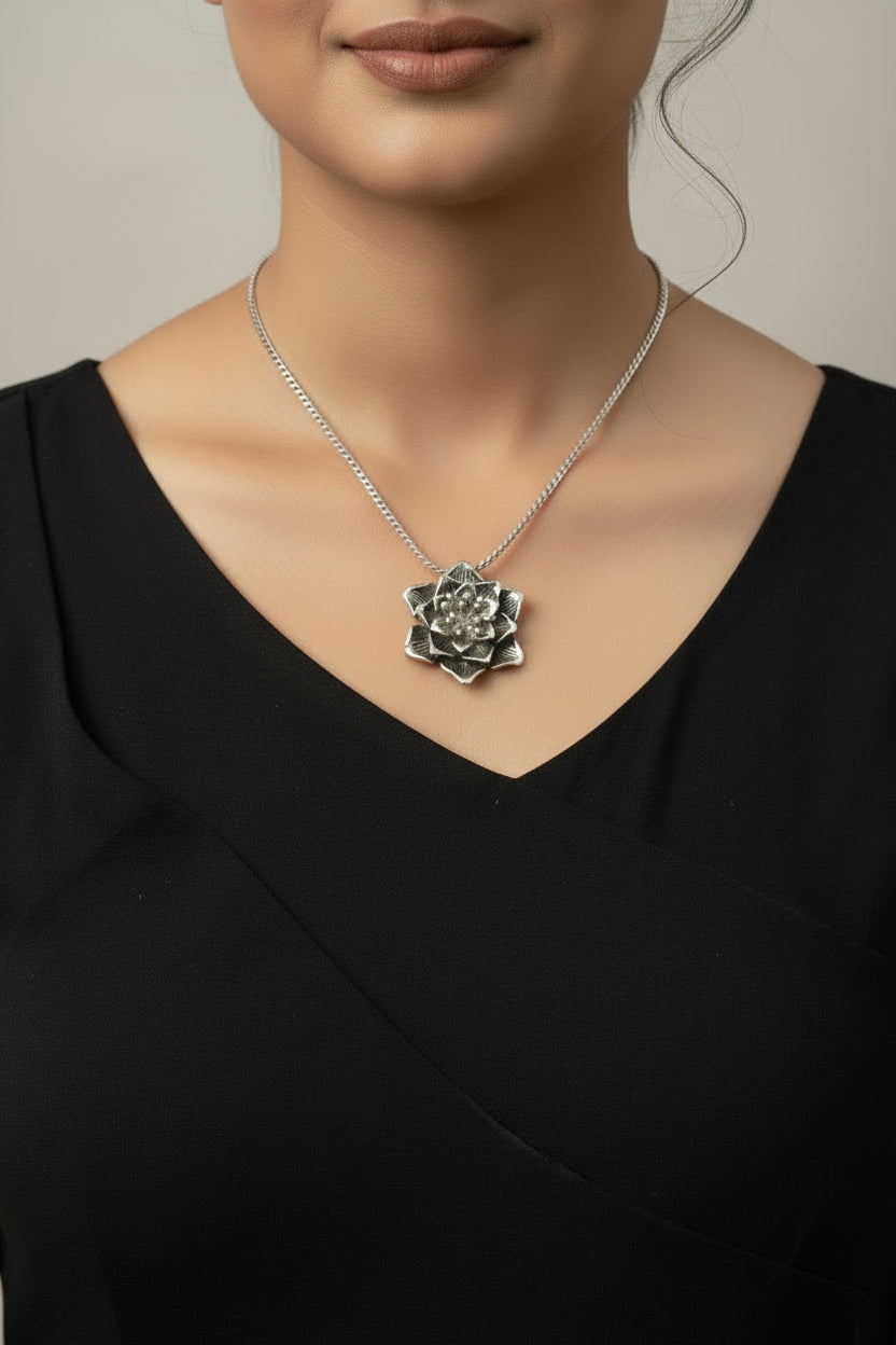 Fashion necklace