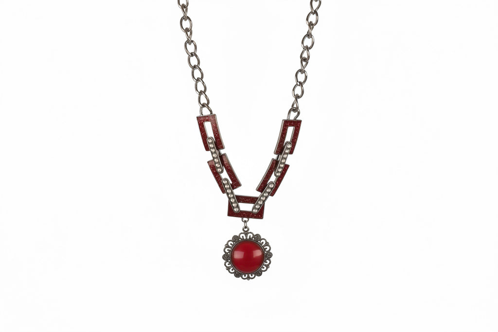 Red pendant metal necklace