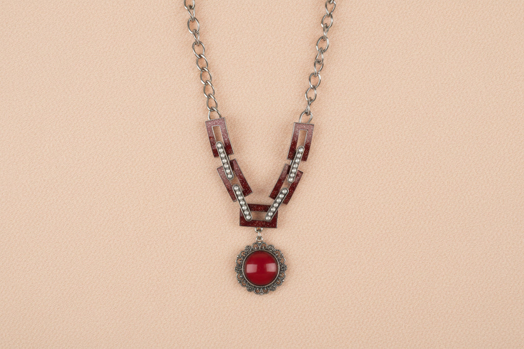 Red pendant metal necklace