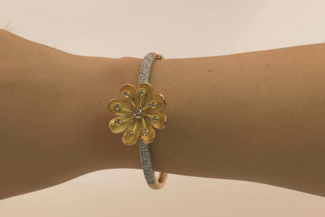 Golden petal Bracelet