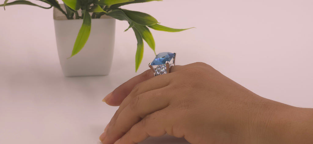 Blue gemstone finger ring