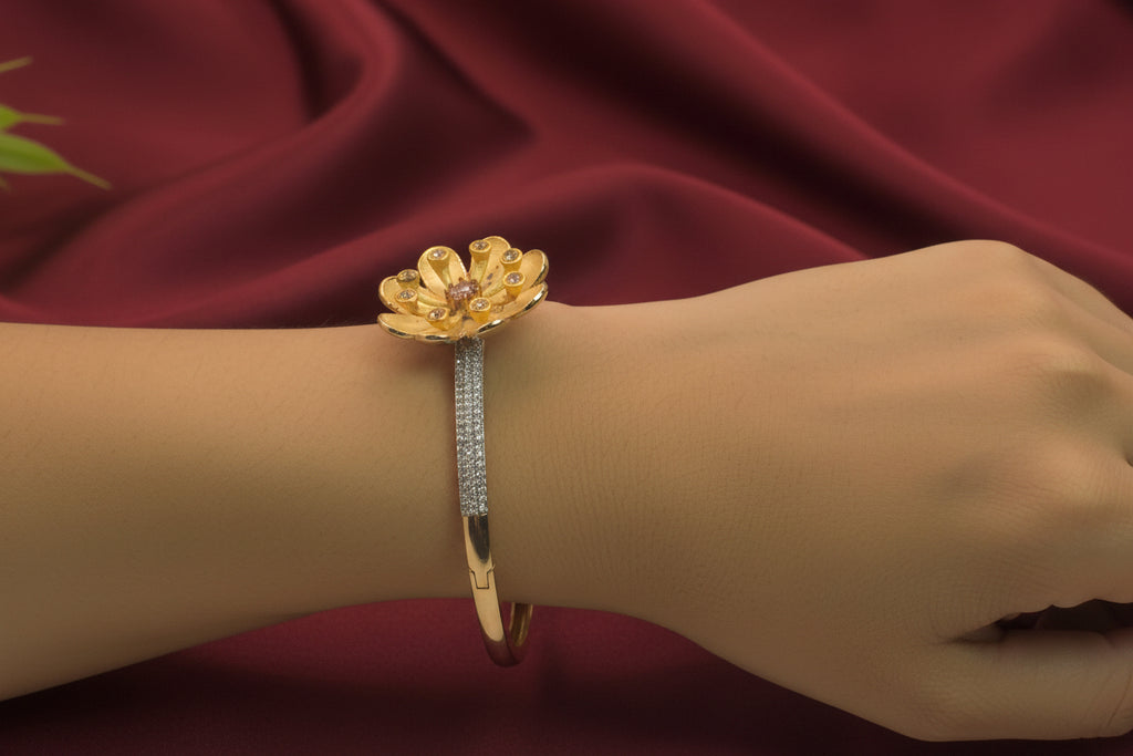 Golden petal Bracelet