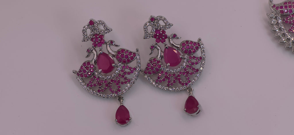 Diamond necklace set with pink stones